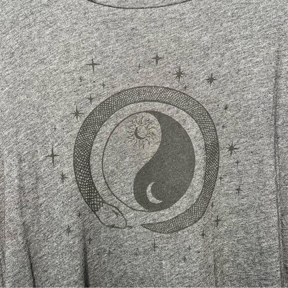 Torrid 2X Performance Cotton Long Sleeve Tunic Length Tee Snake Yin Yang NEW - Picture 4 of 11
